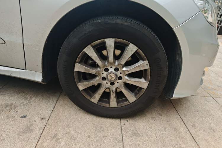 Used Mercedes-Benz R-Class 2017 R 320 4MATIC Business Edition Prestige Model Right Front Wheel Hub