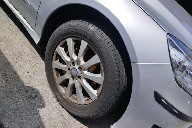 Used Mercedes-Benz R-Class 2017 R 320 4MATIC Business Edition Prestige Model Right Front Wheel Hub