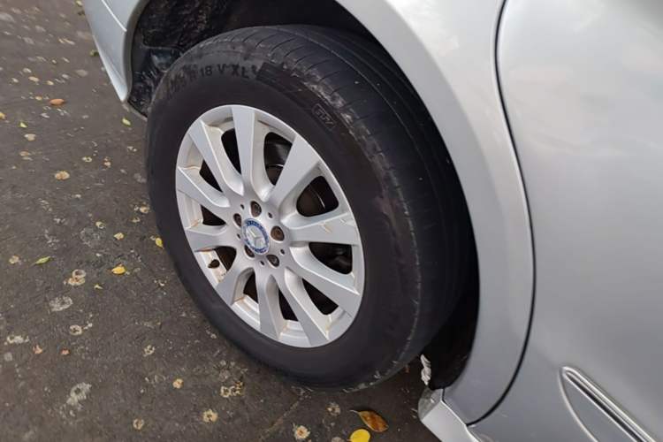 Used Mercedes-Benz R-Class 2017 R 320 4MATIC Business Edition Prestige Model Right Rear Wheel Hub