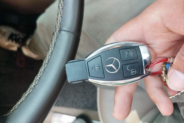 Used Mercedes-Benz R-Class 2017 R 320 4MATIC Business Edition Prestige Model Vehicle Key