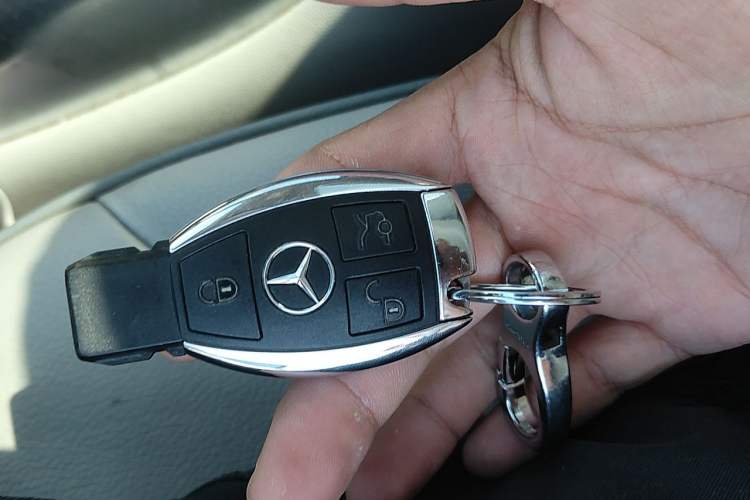 Used Mercedes-Benz R-Class 2017 R 320 4MATIC Business Edition Prestige Model Vehicle Key