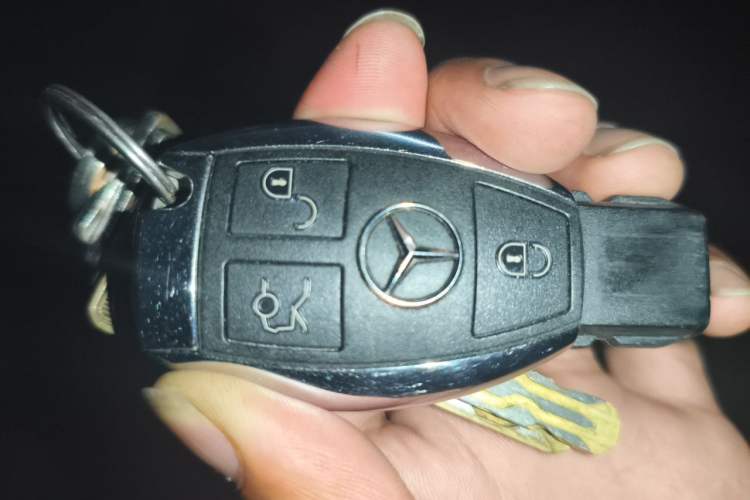 Used Mercedes-Benz R-Class 2017 R 320 4MATIC Business Edition Prestige Model Vehicle Key