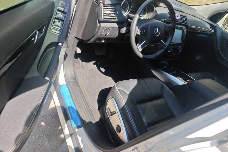 Used Mercedes-Benz R-Class 2017 R 320 4MATIC Business Edition Prestige Model Driver Seat