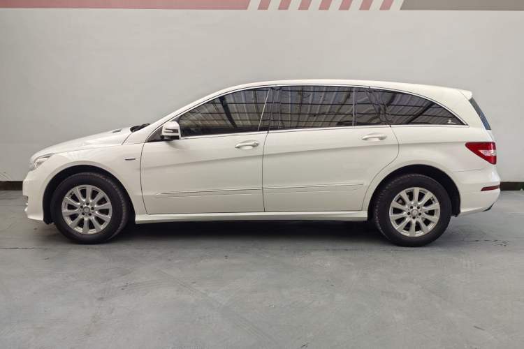 Used Mercedes-Benz R-Class 2017 R 320 4MATIC Business Edition Prestige Model Exterior 15