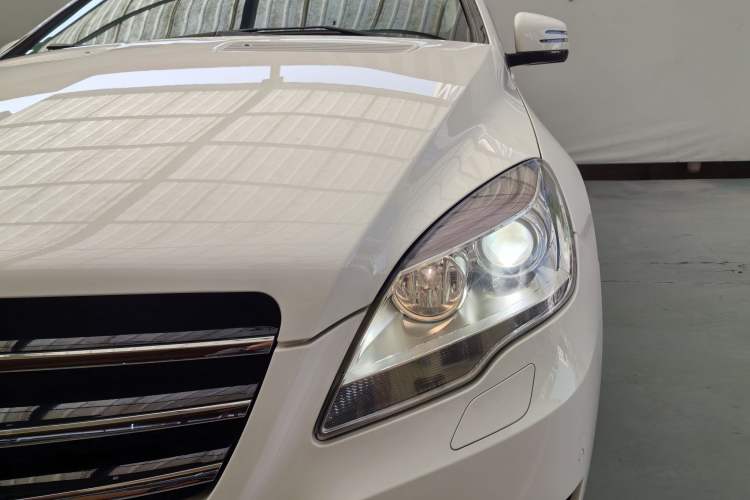 Used Mercedes-Benz R-Class 2017 R 320 4MATIC Business Edition Prestige Model Exterior 2
