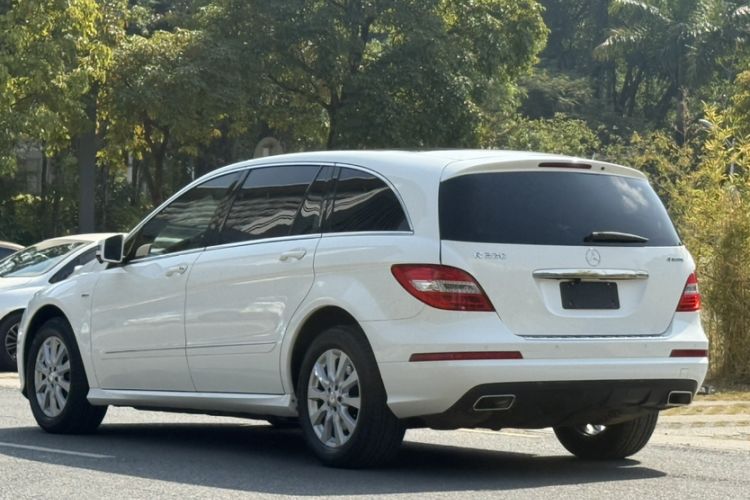 Used Mercedes-Benz R-Class 2017 R 320 4MATIC Business Edition Prestige Model Exterior 5