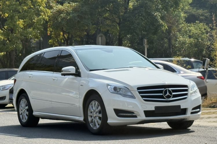 Used Mercedes-Benz R-Class 2017 R 320 4MATIC Business Edition Prestige Model Exterior 6