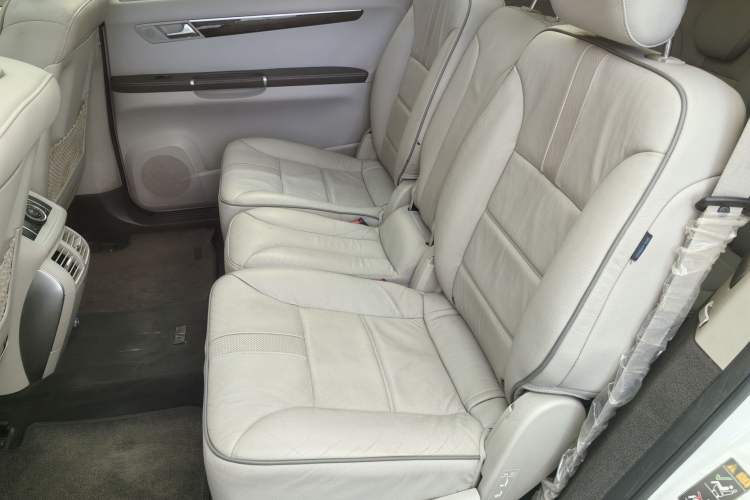 Used Mercedes-Benz R-Class 2017 R 320 4MATIC Business Edition Prestige Model Exterior 7