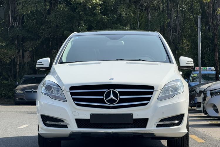 Used Mercedes-Benz R-Class 2017 R 320 4MATIC Business Edition Prestige Model Exterior 7