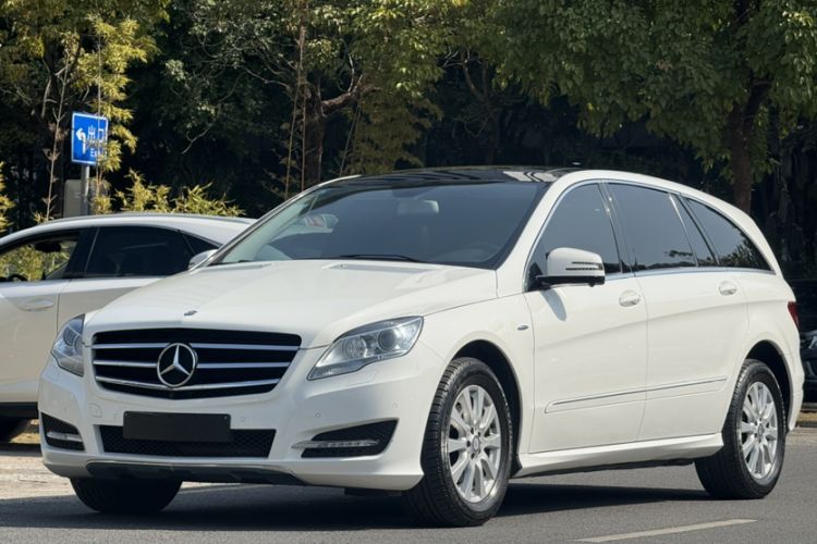 Used Mercedes-Benz R-Class 2017 R 320 4MATIC Business Edition Prestige Model Exterior 8
