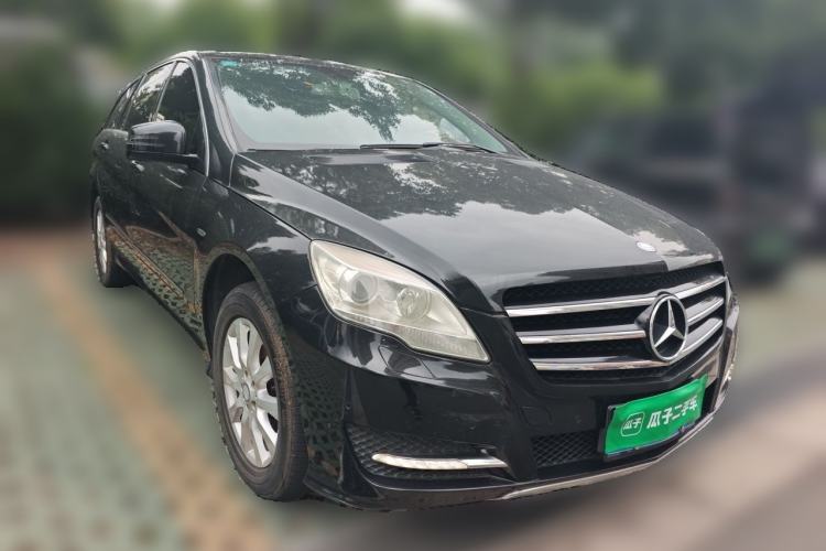 Used Mercedes-Benz R-Class 2017 R 320 4MATIC Business Edition Prestige Model Front Right 45 Deg