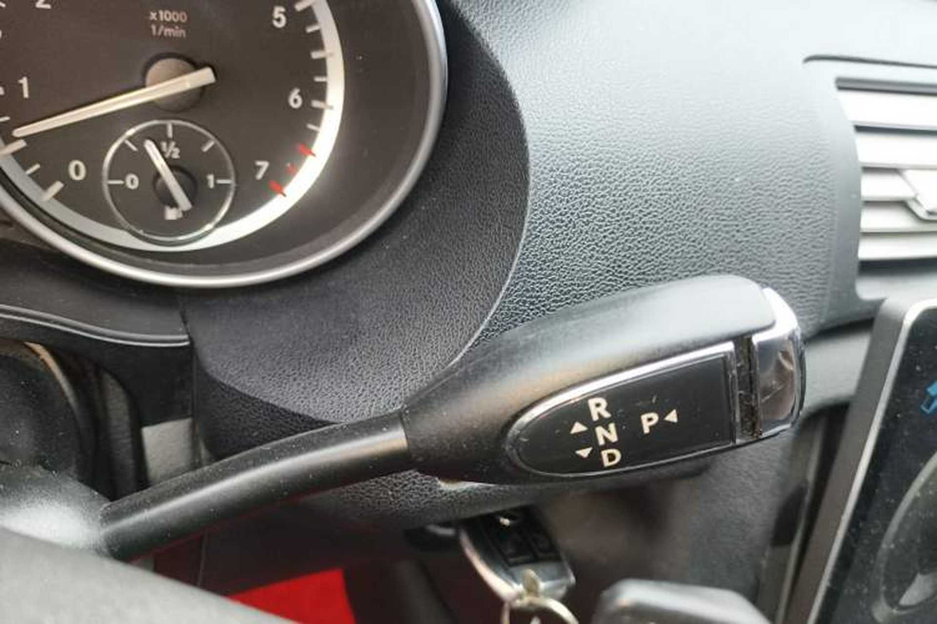 Used Mercedes-Benz R-Class 2017 R 400 4MATIC Exclusive Edition Gear Lever