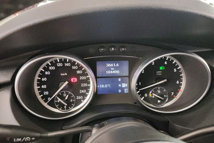 Used Mercedes-Benz R-Class 2017 R 320 4MATIC Business Edition Prestige Model Instrument Cluster