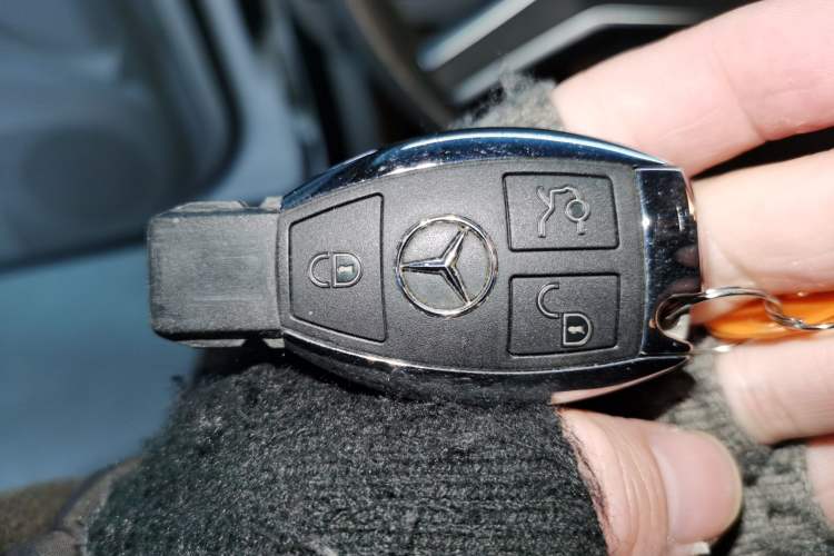 Used Mercedes-Benz R-Class 2017 R 320 4MATIC Business Edition Prestige Model Interior 1