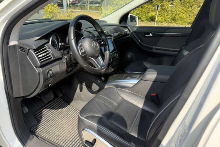 Used Mercedes-Benz R-Class 2017 R 320 4MATIC Business Edition Prestige Model Interior 7
