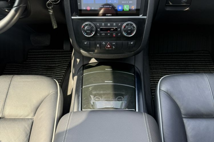 Used Mercedes-Benz R-Class 2017 R 320 4MATIC Business Edition Prestige Model Interior 8
