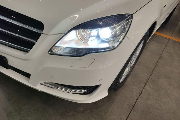 Used Mercedes-Benz R-Class 2017 R 320 4MATIC Business Edition Prestige Model Left Front Headlight