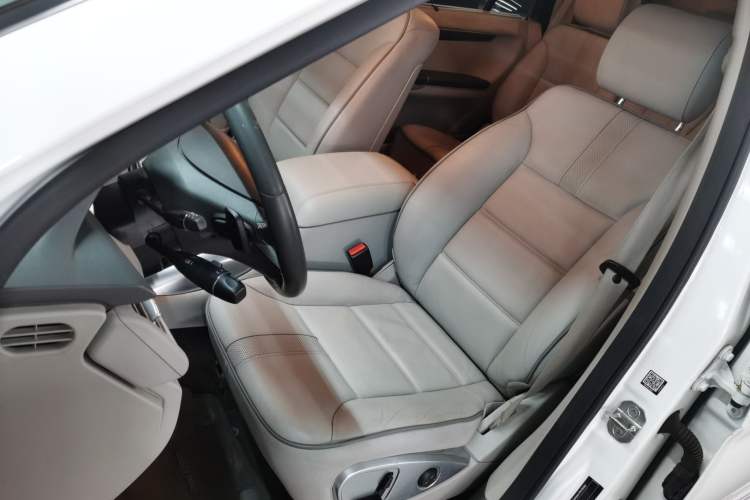 Used Mercedes-Benz R-Class 2017 R 320 4MATIC Business Edition Prestige Model Left Front Seat