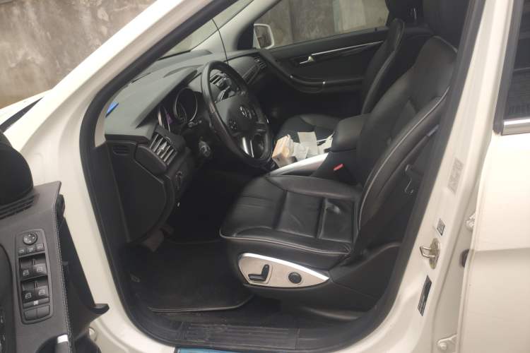 Used Mercedes-Benz R-Class 2017 R 320 4MATIC Business Edition Prestige Model Left Front Seat