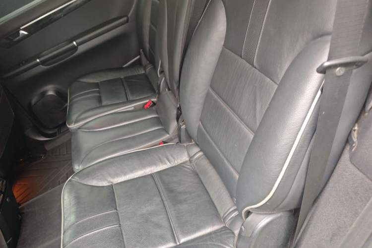 Used Mercedes-Benz R-Class 2017 R 320 4MATIC Business Edition Prestige Model Left Rear Seat
