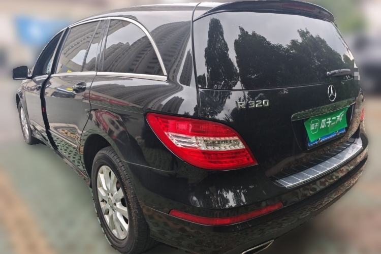 Used Mercedes-Benz R-Class 2017 R 320 4MATIC Business Edition Prestige Model Rear Left 45 Deg
