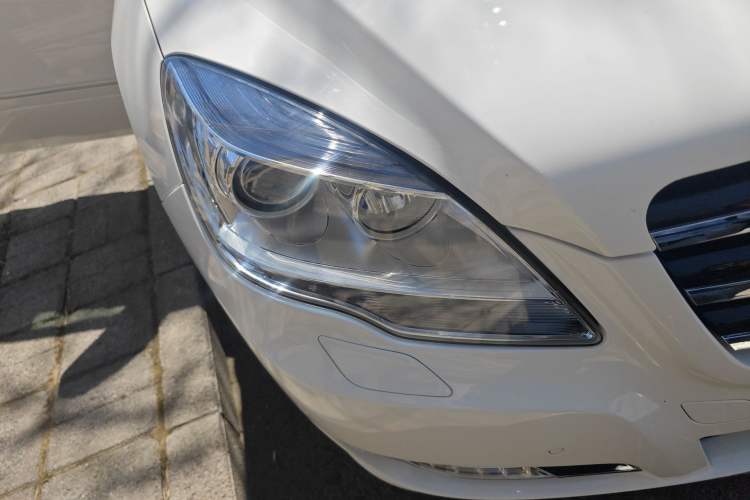 Used Mercedes-Benz R-Class 2017 R 320 4MATIC Business Edition Prestige Model Right Front Headlight