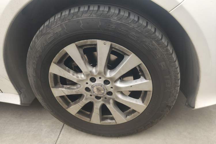 Used Mercedes-Benz R-Class 2017 R 320 4MATIC Business Edition Prestige Model Right Front Wheel Hub