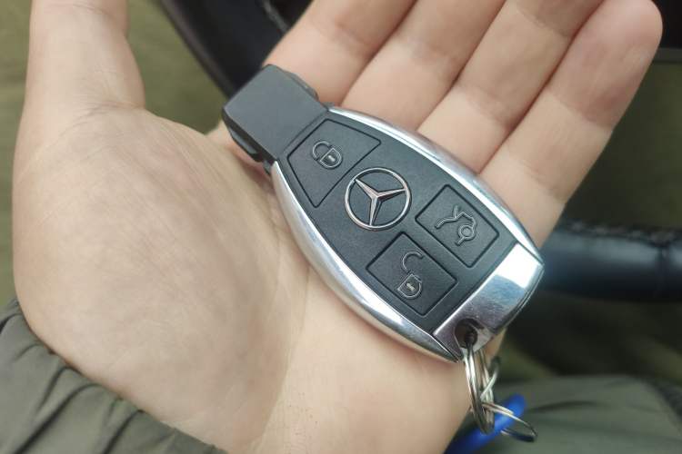 Used Mercedes-Benz R-Class 2017 R 320 4MATIC Business Edition Prestige Model Vehicle Key