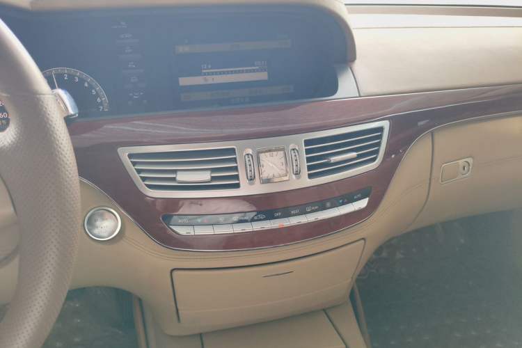Used Mercedes-Benz S-Class 2004 S 350 Audio And AC Panel