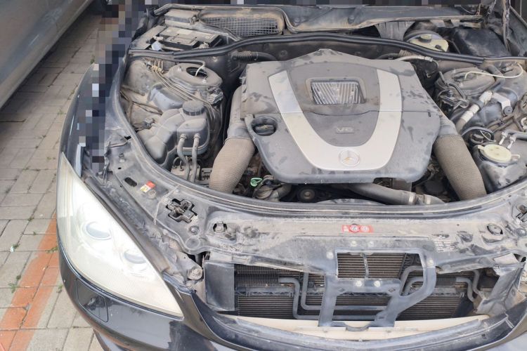 Used Mercedes-Benz S-Class 2004 S 350 Engine Bay Right