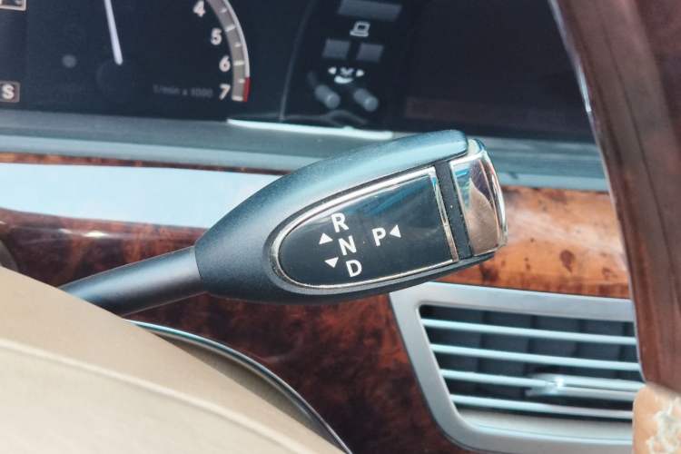 Used Mercedes-Benz S-Class 2004 S 500 Gear Lever