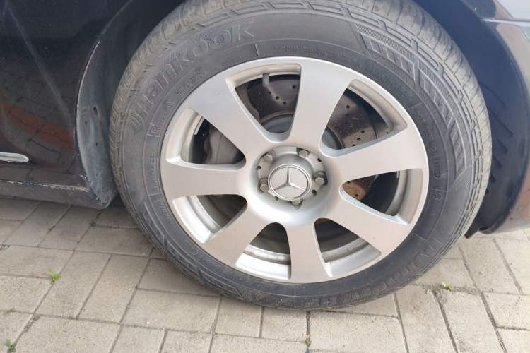 Used Mercedes-Benz S-Class 2004 S 350 Right Front Wheel Hub