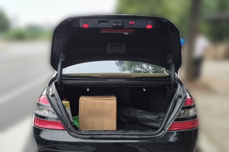 Used Mercedes-Benz S-Class 2004 S 500 Trunk
