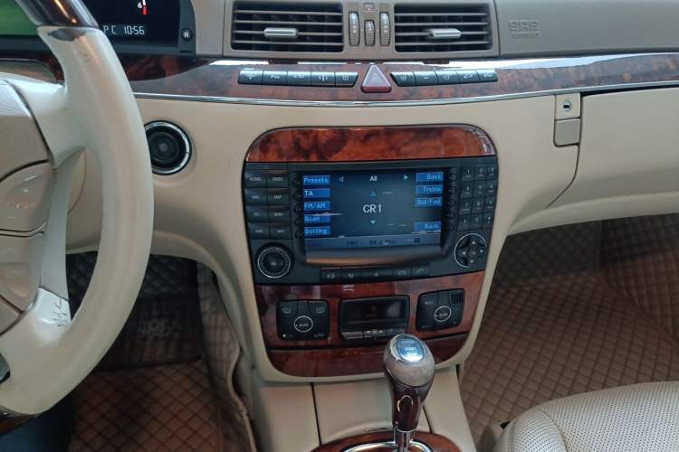 Used Mercedes-Benz S-Class 2004 S 350 Audio And AC Panel