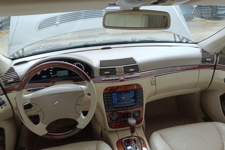 Used Mercedes-Benz S-Class 2004 S 350 Center Console