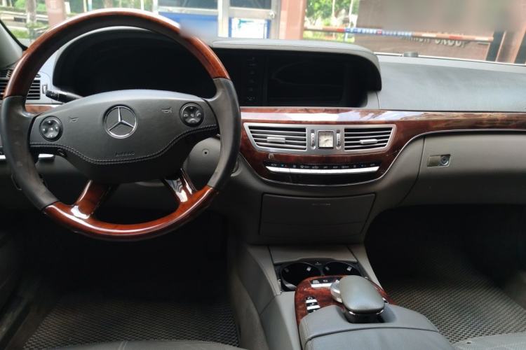 Used Mercedes-Benz S-Class 2004 S 500 Center Console