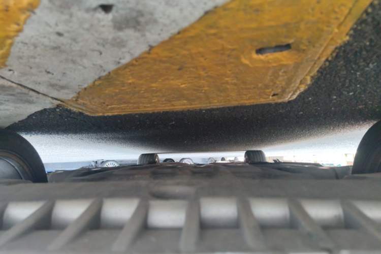 Used Mercedes-Benz S-Class 2004 S 500 Chassis Front