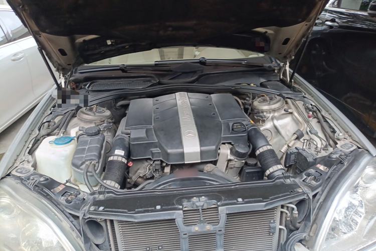 Used Mercedes-Benz S-Class 2004 S 350 Engine Bay
