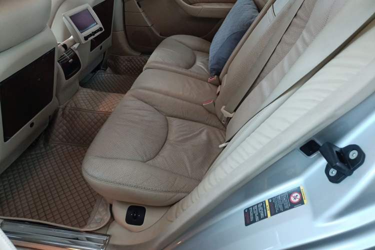 Used Mercedes-Benz S-Class 2004 S 350 Left Rear Seat