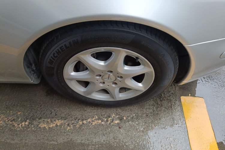 Used Mercedes-Benz S-Class 2004 S 350 Right Front Wheel Hub