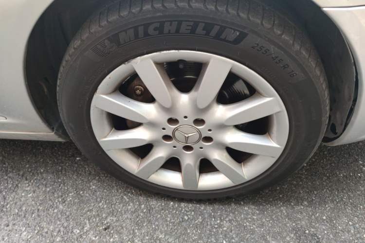 Used Mercedes-Benz S-Class 2004 S 500 Right Front Wheel Hub