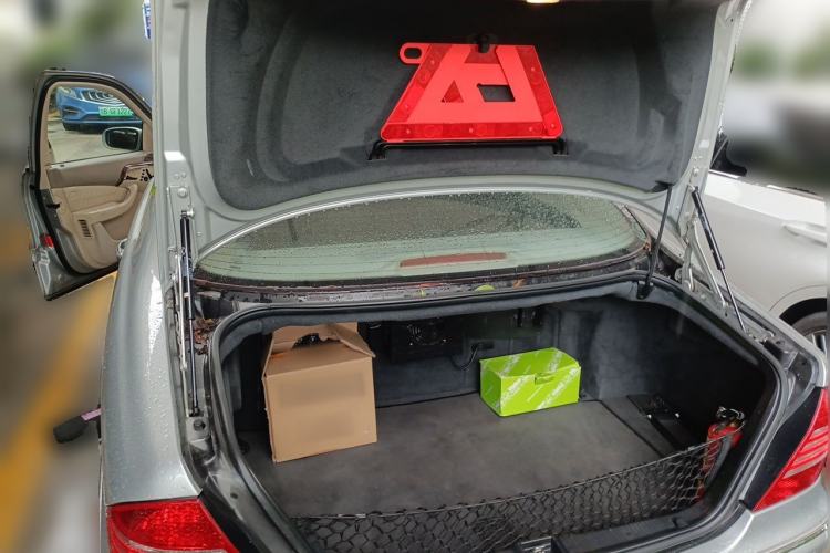 Used Mercedes-Benz S-Class 2004 S 350 Trunk