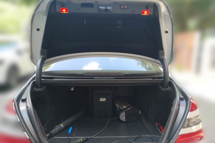 Used Mercedes-Benz S-Class 2004 S 500 Trunk