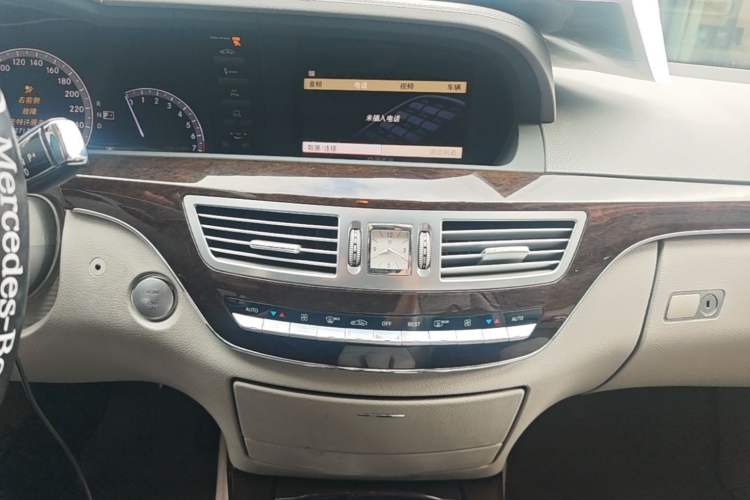 Used Mercedes-Benz S-Class 2006 S 300 Audio And AC Panel
