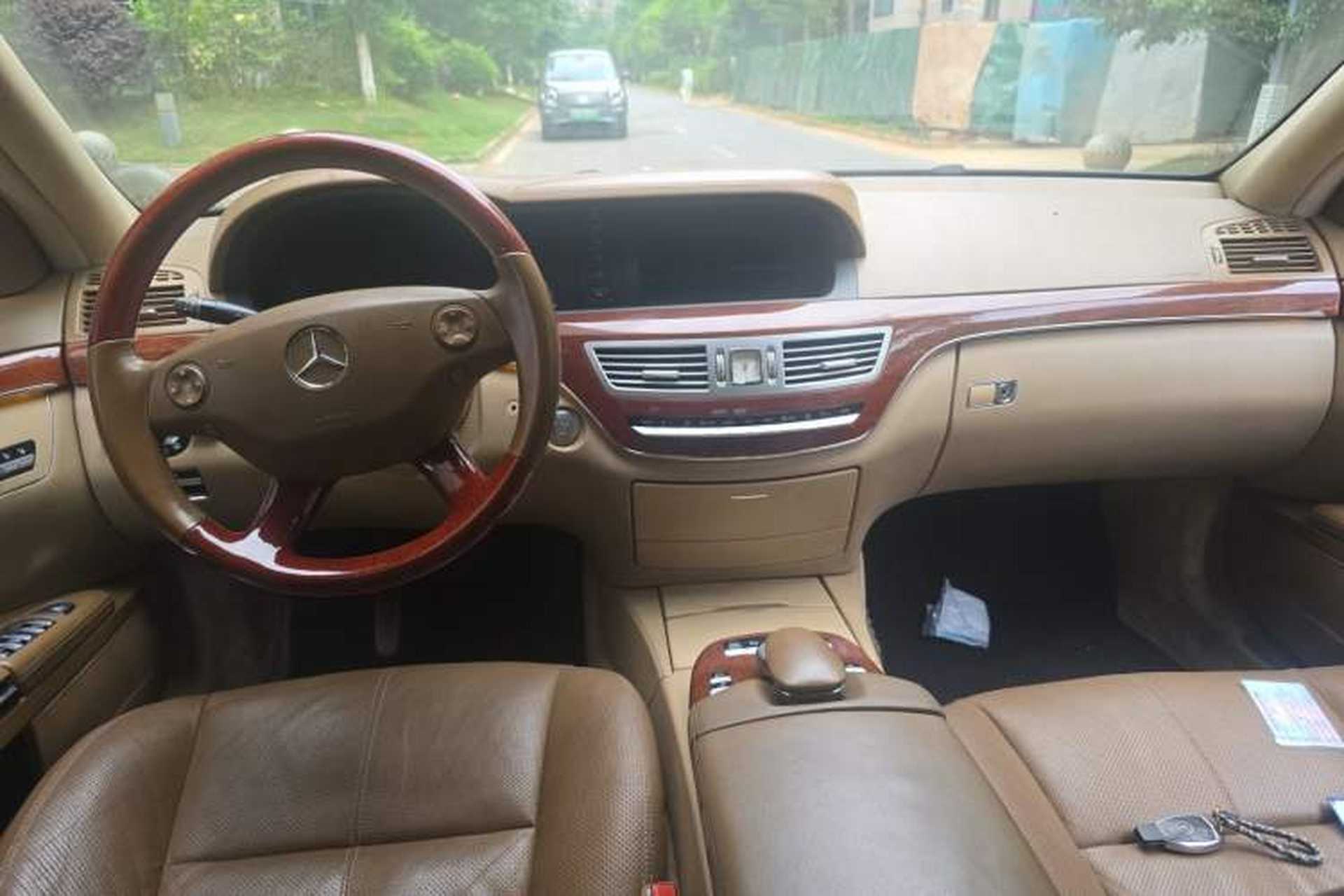 Used Mercedes-Benz S-Class  Center Console