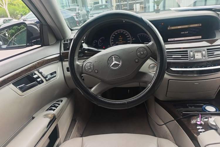 Used Mercedes-Benz S-Class 2006 S 300 Steering Wheel