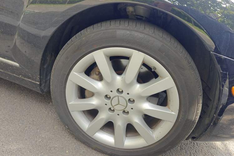 Used Mercedes-Benz S-Class  Right Front Wheel Hub