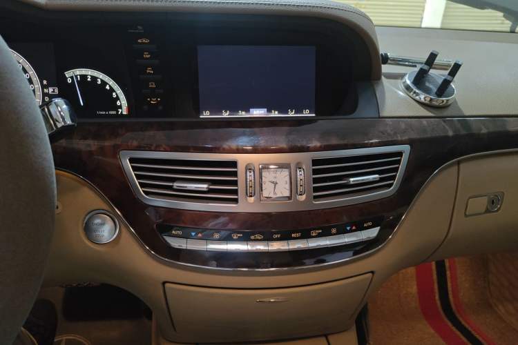 Used Mercedes-Benz S-Class 2008 S 350 L Dynamic Model Audio And AC Panel