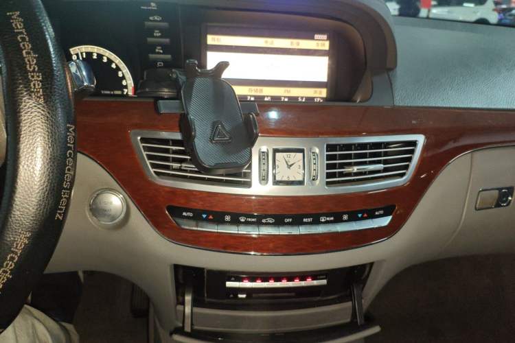 Used Mercedes-Benz S-Class 2008 S 300 L Executive Edition Audio And AC Panel