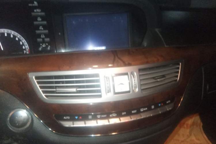 Used Mercedes-Benz S-Class 2008 S 500 L Audio And AC Panel